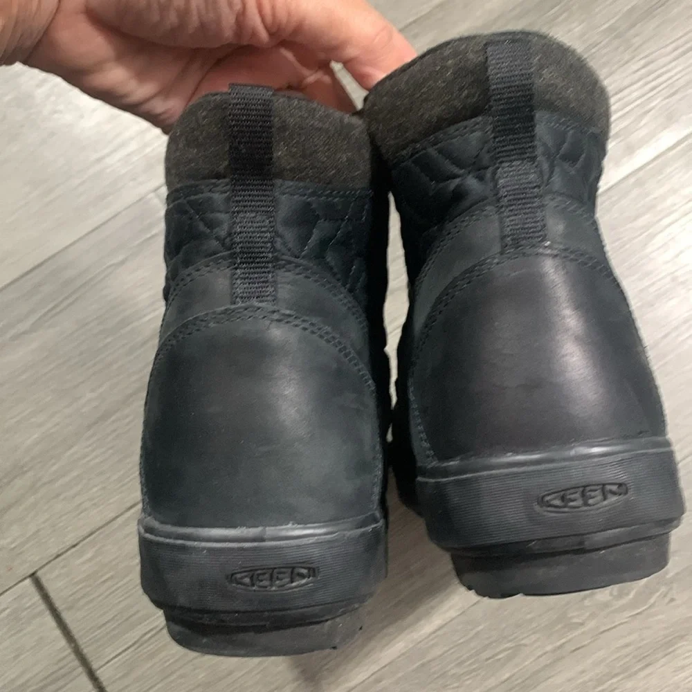 Keen Elsa II Quilted Waterproof Black Ankle Boots      ‎ size 11